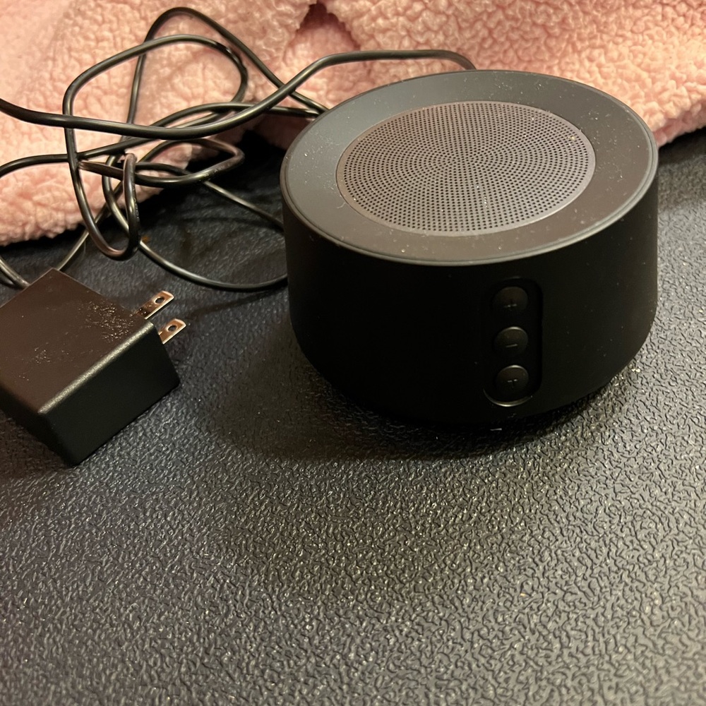 White Noise Machine w Soundtracks Full Plug inLullaby Machine for Baby, Adults